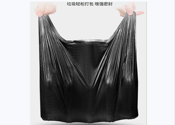 Tipo preto saco da veste de lixo do plástico